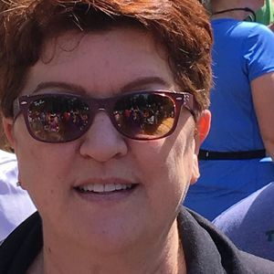 Meet your Posher, Crystal